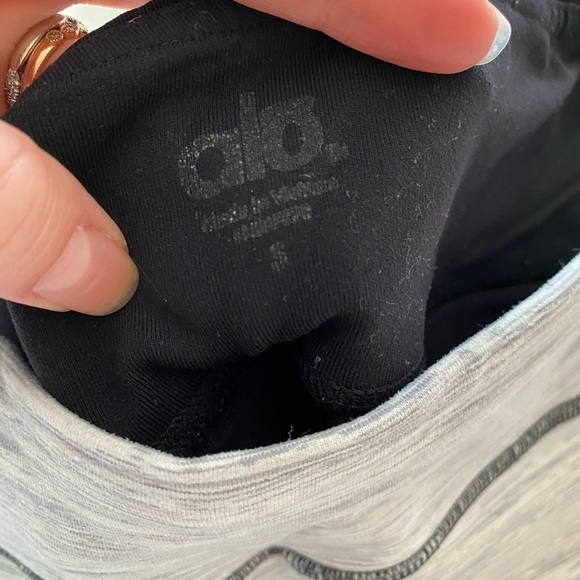 ALO heathered front crop leggings - Picture 4 of 5